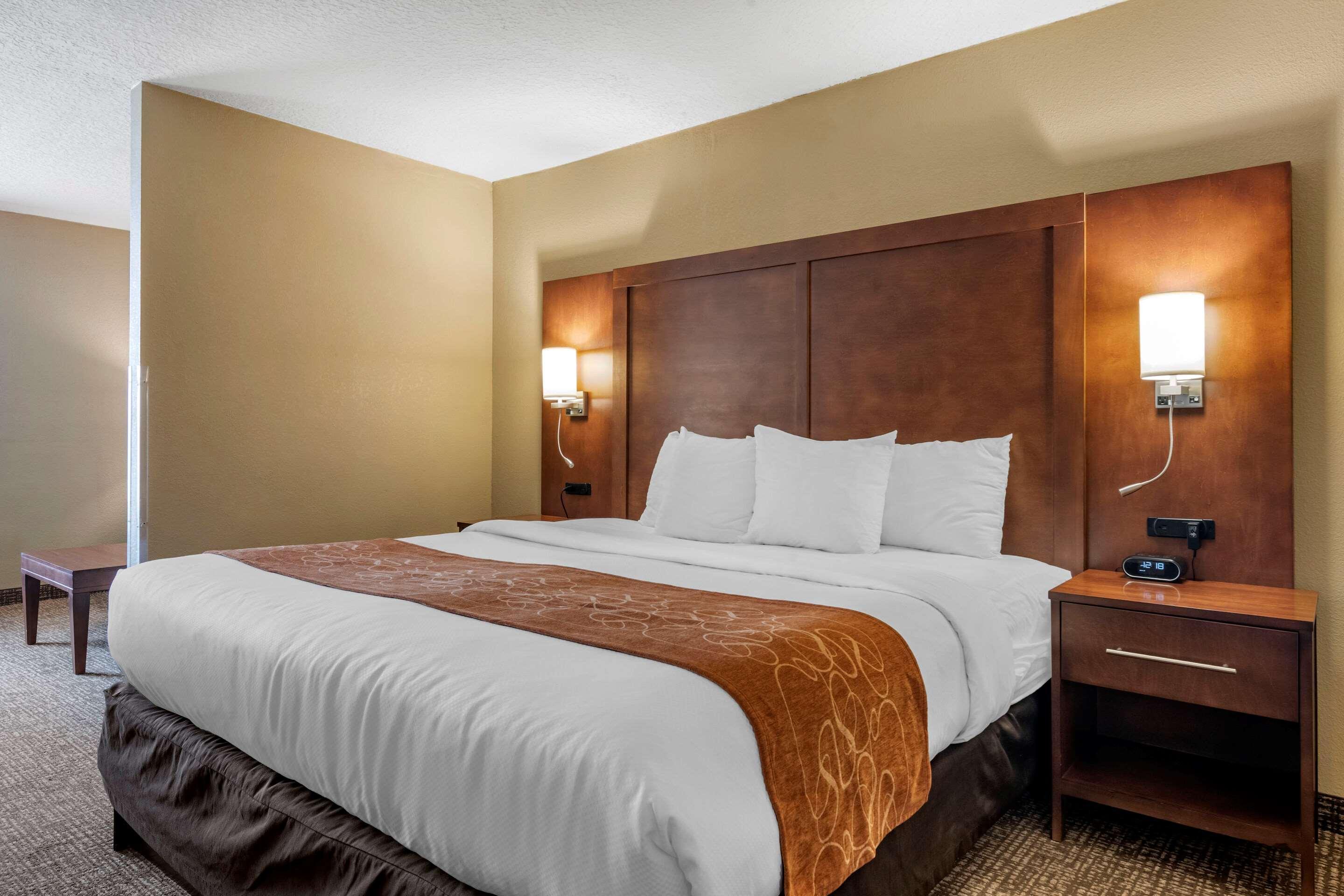 Comfort Suites Baymeadows Near Butler Blvd Jacksonville Exterior photo