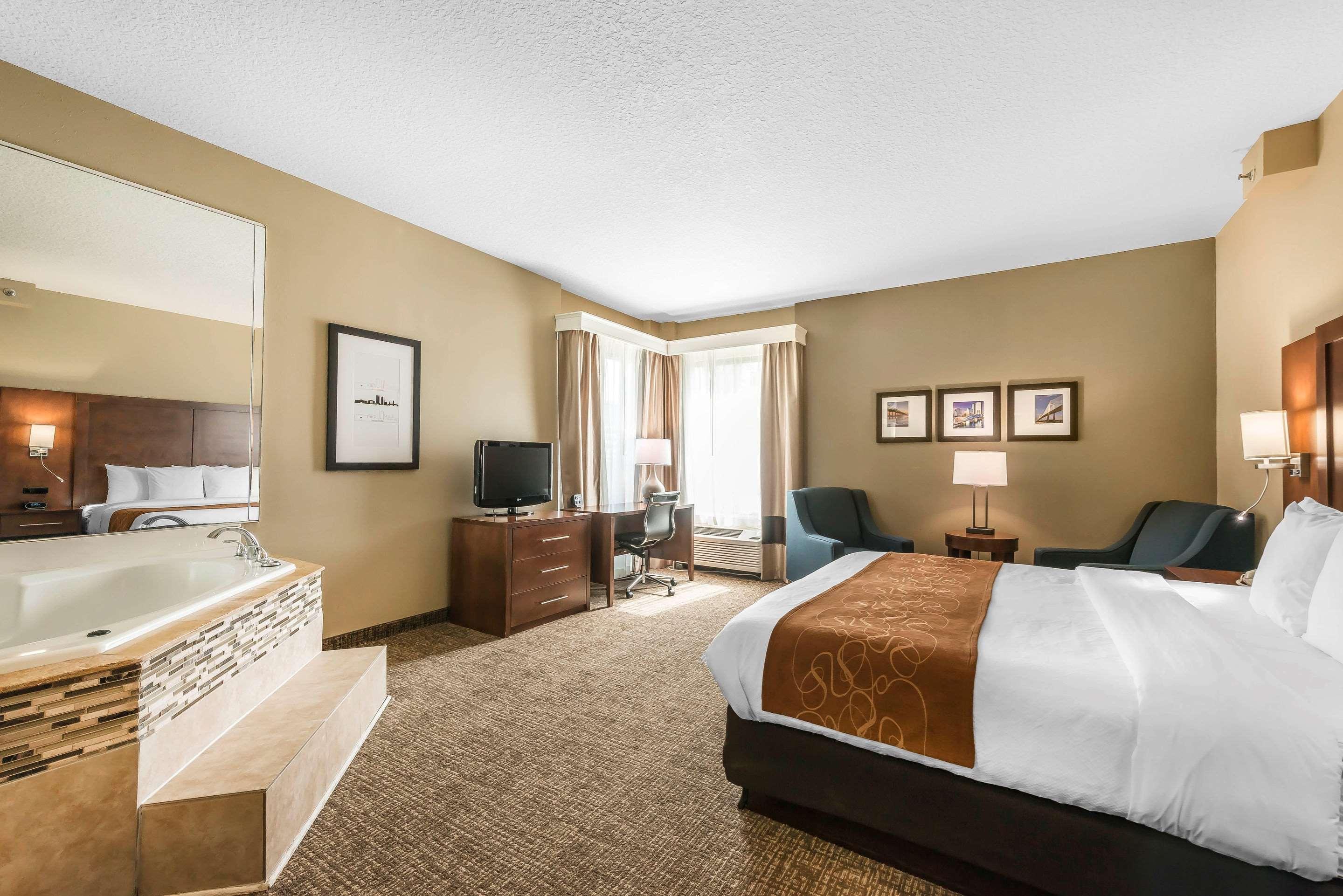 Comfort Suites Baymeadows Near Butler Blvd Jacksonville Exterior photo