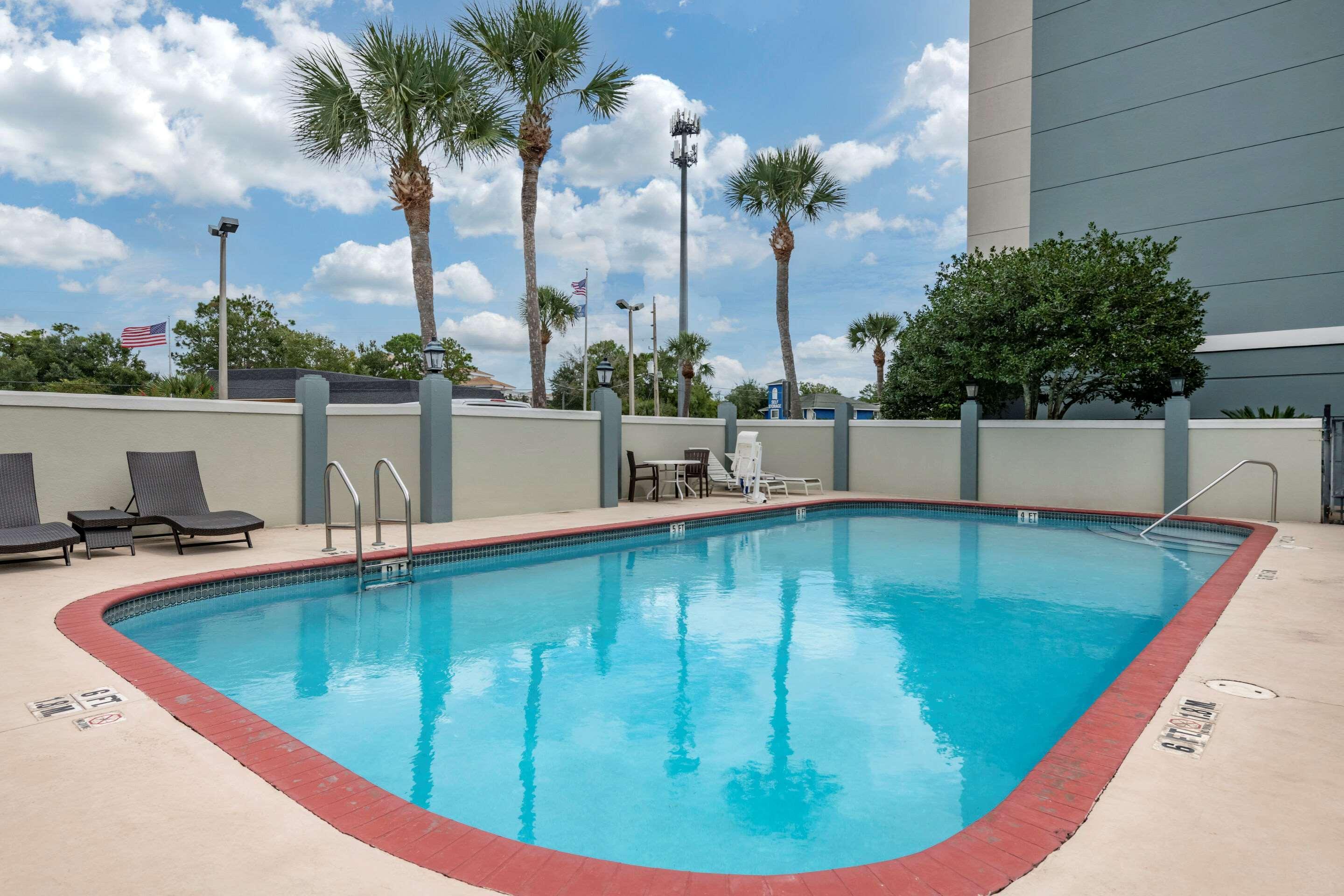 Comfort Suites Baymeadows Near Butler Blvd Jacksonville Exterior photo
