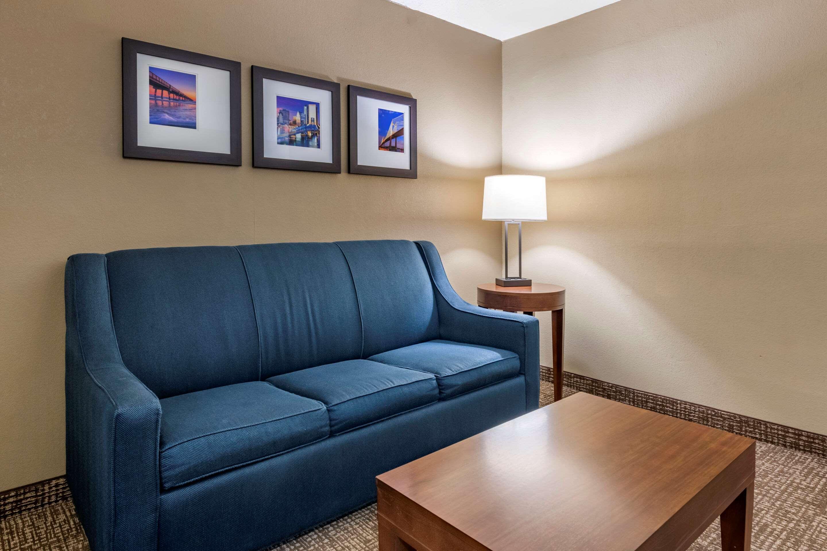 Comfort Suites Baymeadows Near Butler Blvd Jacksonville Exterior photo